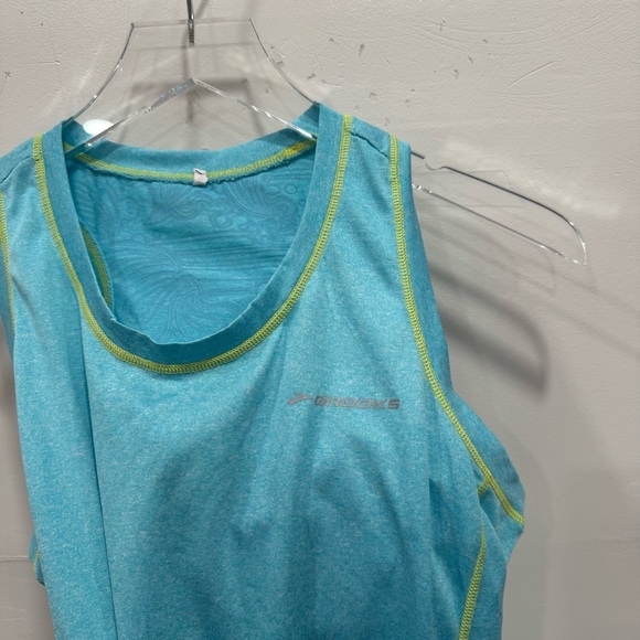 Brooks Versatile EZ Racerback Tank Light Blue Small - Picture 2 of 3